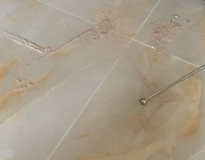 穆棱瓷砖空鼓维修公司分享粘合剂选择不当在瓷砖铺贴过程中可能导致以下问题