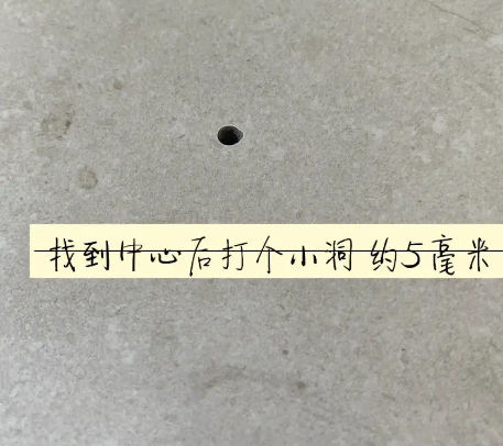 穆棱瓷砖空鼓维修公司专业解答在瓷砖铺贴过程中，如果砂料搅拌不均匀，将会带来以下问题